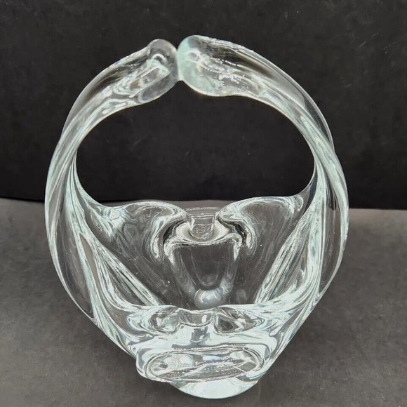 Orrefors Crystal Clear  Basket Vase Kissing Handles 🤍 - Picture 7 of 8